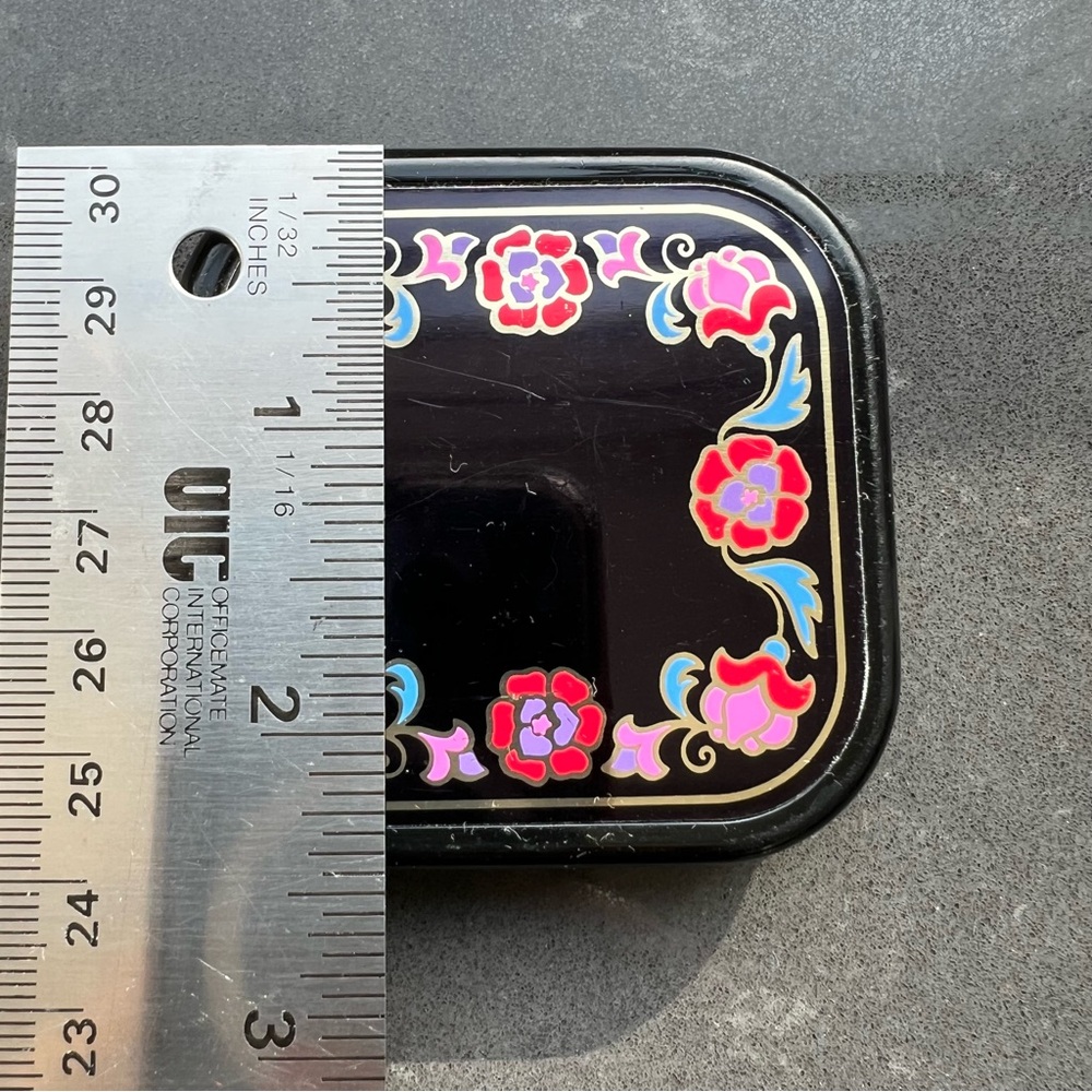 Avon Compact Mirror - Picture 6 of 6